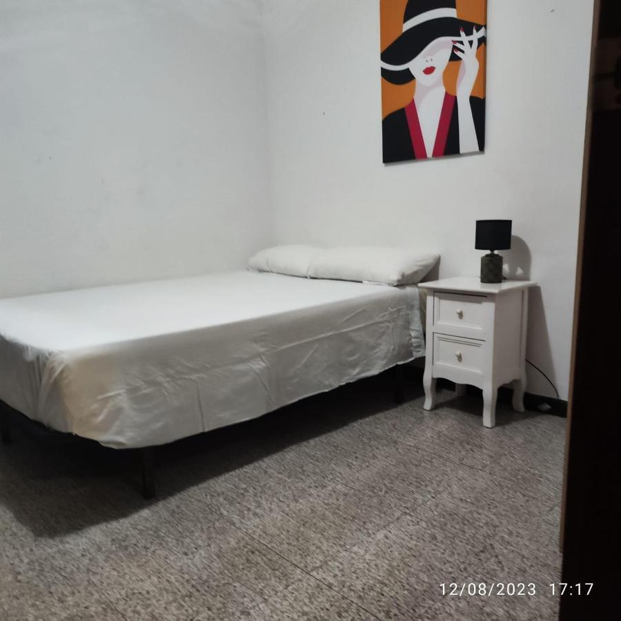 Apto Barcelona C R Apartment Santa Coloma de Gramenet Luaran gambar