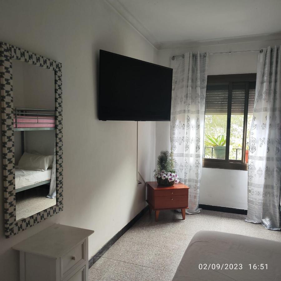 Apto Barcelona C R Apartment Santa Coloma de Gramenet Luaran gambar