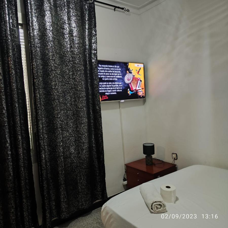 Apto Barcelona C R Apartment Santa Coloma de Gramenet Luaran gambar