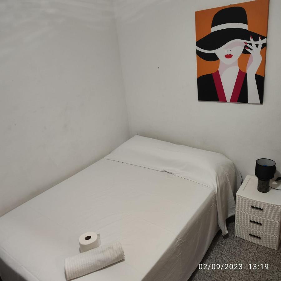 Apto Barcelona C R Apartment Santa Coloma de Gramenet Luaran gambar